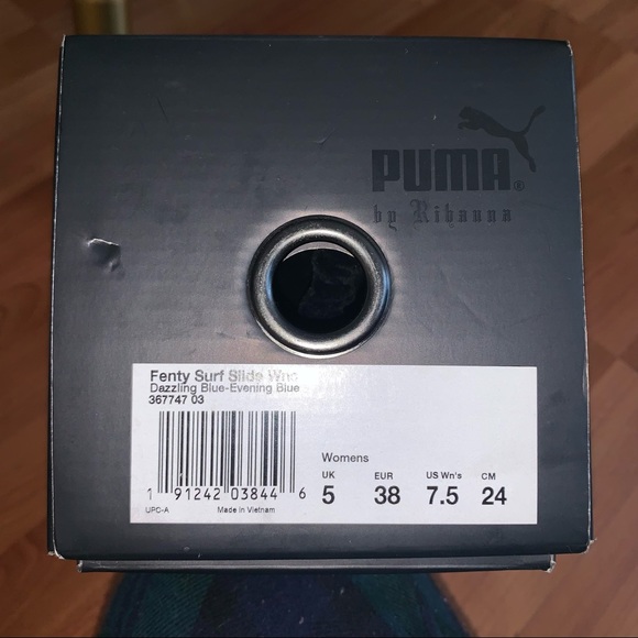 Fenty slides - Picture 3 of 4